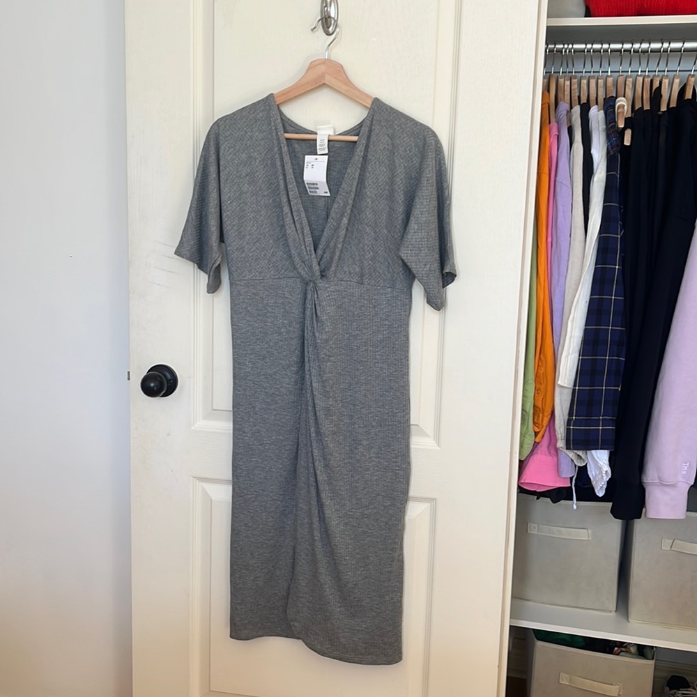 3/$30 BNWT h&m ribbed basic gray dress in size XS